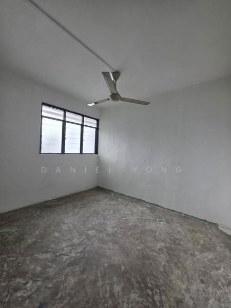 Rumah Flat untuk Dijual di Taman Daya - Jalan Pinang 3, 4 - Daniel Yong - Interior - PropertyGuru.com.my