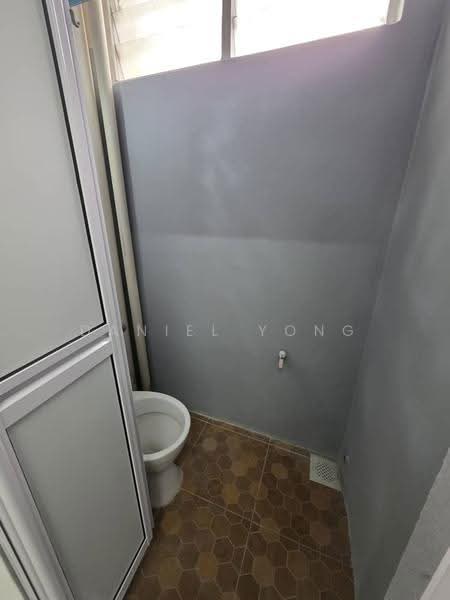 Rumah Flat untuk Dijual di Taman Daya - Jalan Pinang 3, 4 - Daniel Yong - Bathroom - PropertyGuru.com.my