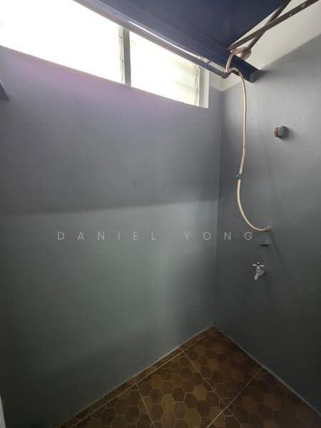 Rumah Flat untuk Dijual di Taman Daya - Jalan Pinang 3, 4 - Daniel Yong - Bathroom - PropertyGuru.com.my