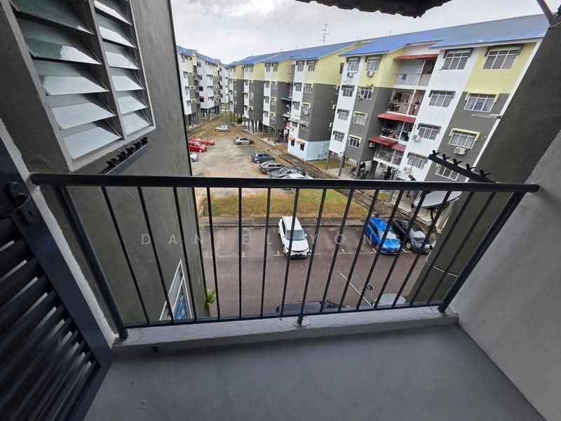Rumah Flat untuk Dijual di Taman Daya - Jalan Pinang 3, 4 - Daniel Yong - Exterior - PropertyGuru.com.my