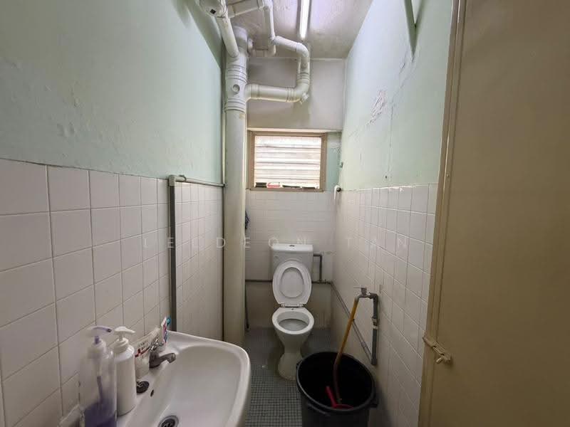 Flat for Sale at Taman Connaught Flat (Low Rise) - Leedeon Tan - Bathroom - PropertyGuru.com.my
