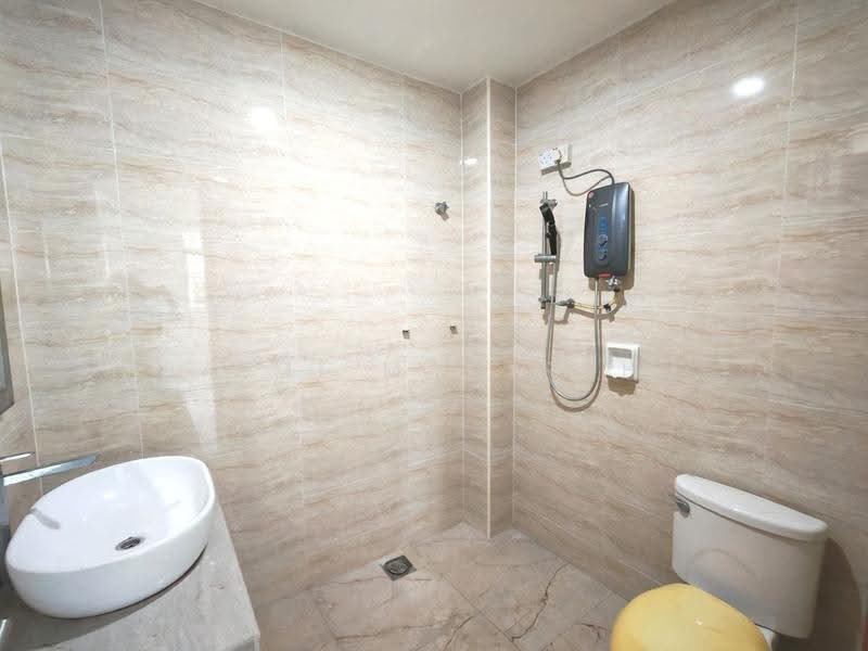Rumah Berkembar untuk Dijual di Happy Garden (Kuchai Lama) - Aimi Mahirah - Bathroom - PropertyGuru.com.my