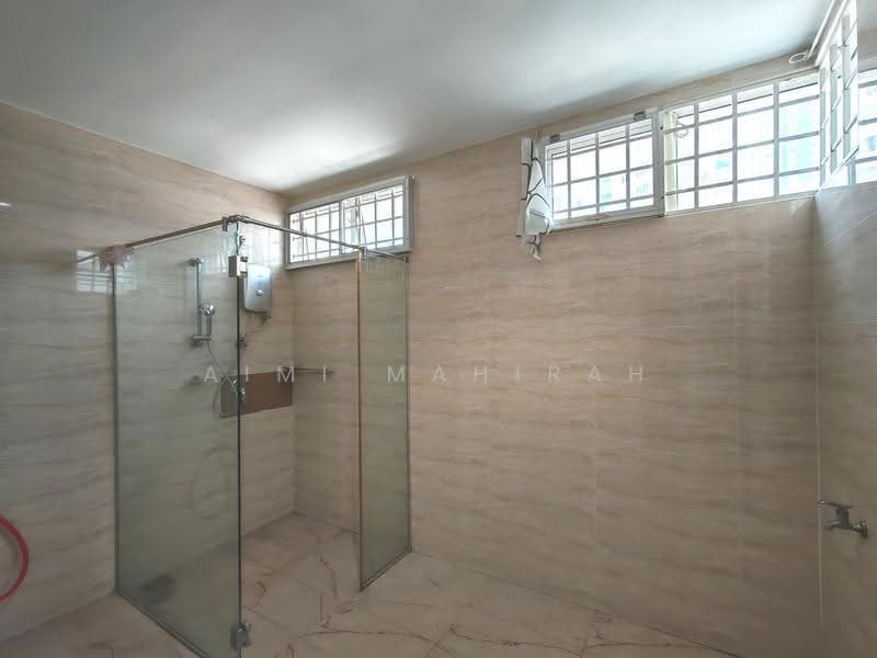Rumah Berkembar untuk Dijual di Happy Garden (Kuchai Lama) - Aimi Mahirah - Bathroom - PropertyGuru.com.my