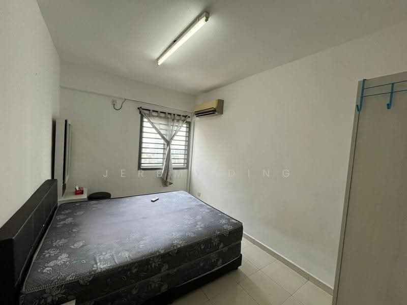 Kediaman Servis untuk Disewa di The Embassy (Bangunan Duta Impian) - Jeremy Ding - Bedroom - PropertyGuru.com.my