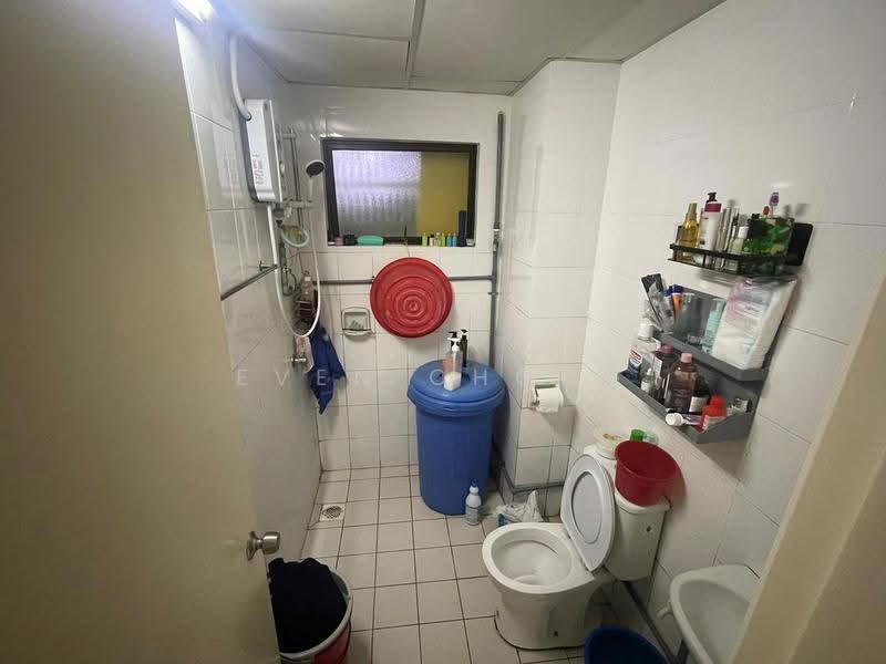 Kondominium untuk Dijual di Glen View Villa - Even Chong - Bathroom - PropertyGuru.com.my