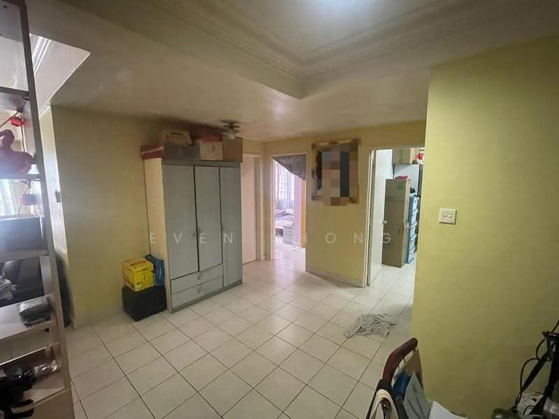 Kondominium untuk Dijual di Glen View Villa - Even Chong - Living Room - PropertyGuru.com.my
