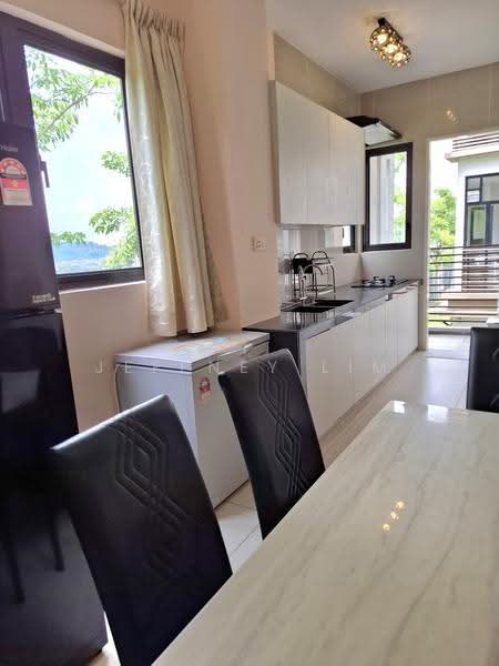 Townhouse for Rent in 16 Sierra (Puchong) - Jeffney Lim - Kitchen - PropertyGuru.com.my