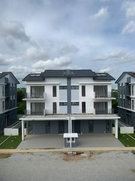 Semi-Detached House for Sale in Kwasa Damansara (Sungai Buloh) - Chooi Mun Kum - Exterior - PropertyGuru.com.my