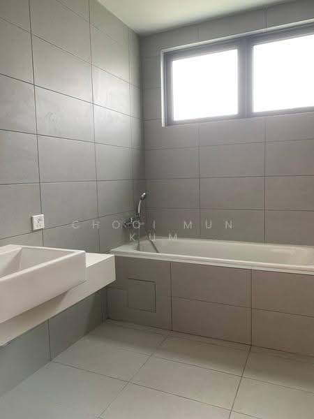 Semi-Detached House for Sale in Kwasa Damansara (Sungai Buloh) - Chooi Mun Kum - Bathroom - PropertyGuru.com.my