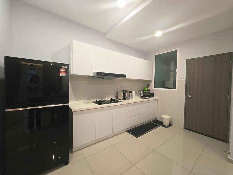 Kediaman Servis untuk Dijual di Novo 8 Residence - YM Chong - Kitchen - PropertyGuru.com.my