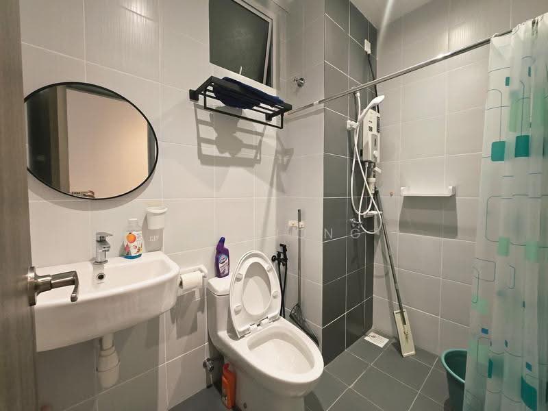 Kediaman Servis untuk Dijual di Novo 8 Residence - YM Chong - Bathroom - PropertyGuru.com.my