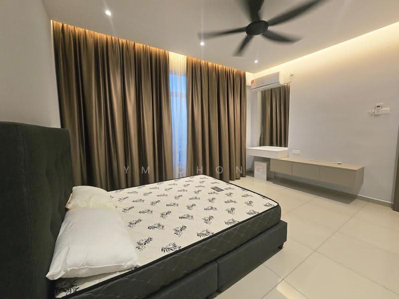 Kediaman Servis untuk Dijual di Novo 8 Residence - YM Chong - Bedroom - PropertyGuru.com.my