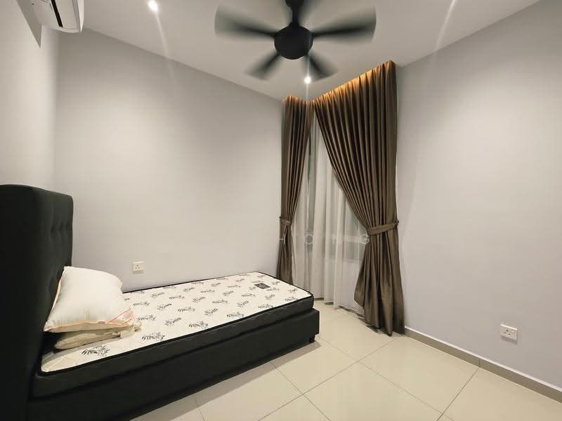 Kediaman Servis untuk Dijual di Novo 8 Residence - YM Chong - Bedroom - PropertyGuru.com.my