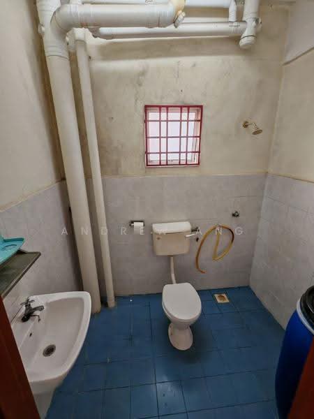 Pangsapuri untuk Dijual di Pangsapuri Perdana Villa - Andrew Ang - Bathroom - PropertyGuru.com.my