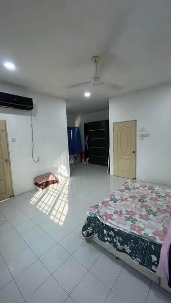 2-storey Terraced House for Sale in Ipoh (Perak) - Sam . - Bedroom - PropertyGuru.com.my