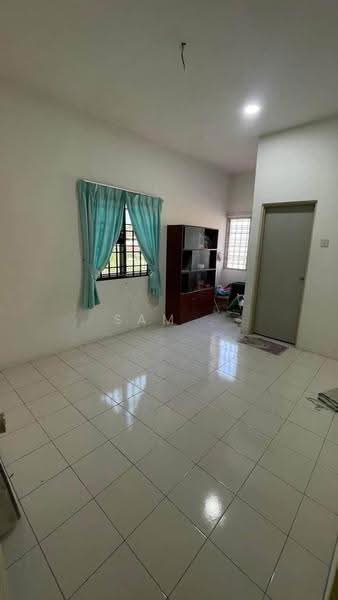 2-storey Terraced House for Sale in Ipoh (Perak) - Sam . - Living Room - PropertyGuru.com.my