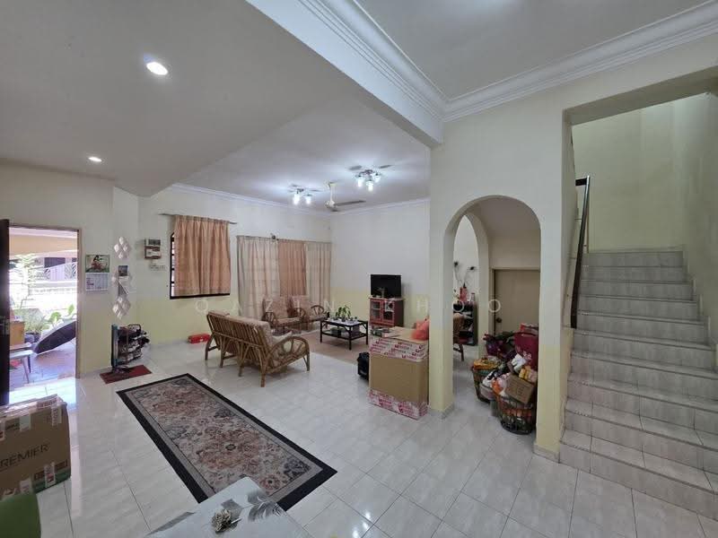 Rumah Teres 2-Tingkat untuk Dijual di Bandar Baru Tambun (Tambun) - Qazin Khoo - Living Room - PropertyGuru.com.my