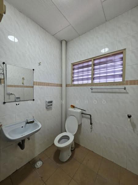 Rumah Teres 2-Tingkat untuk Dijual di Bandar Baru Tambun (Tambun) - Qazin Khoo - Bathroom - PropertyGuru.com.my
