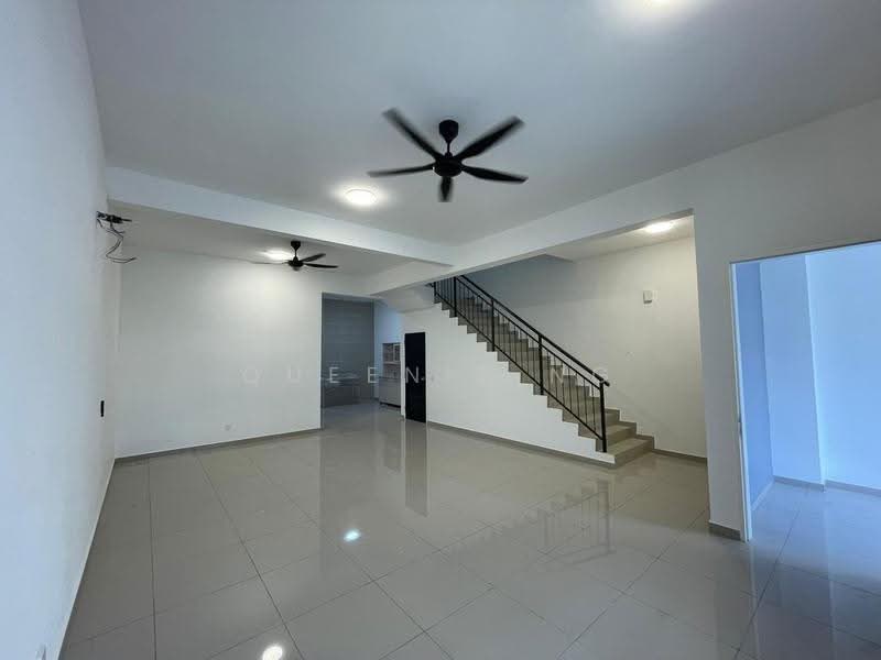 2-storey Terraced House for Rent in Bandar Putra Kulai (Kulai) - Queenie Ng - Living Room - PropertyGuru.com.my