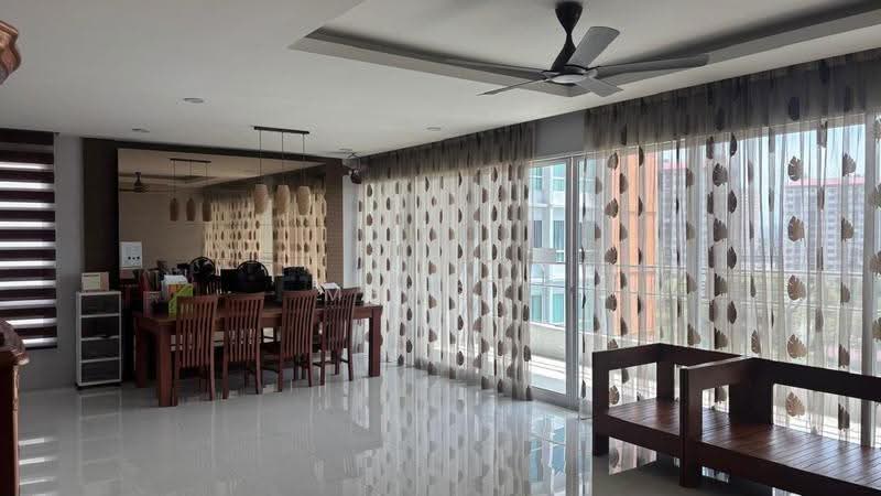 Kondominium untuk Dijual di Central Park condominium - Meng . - Dining Room - PropertyGuru.com.my