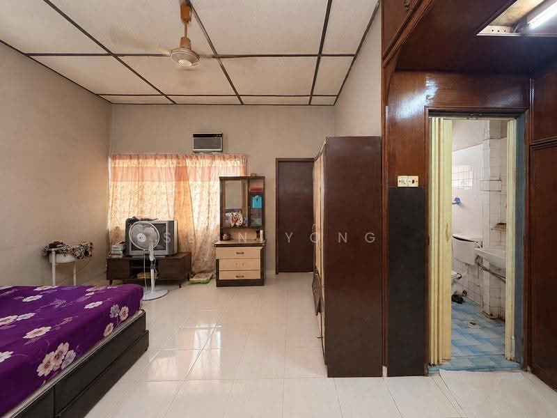 Rumah Teres 2-Tingkat untuk Dijual di Taman Daya (Kepong) - Sean Yong - Bedroom - PropertyGuru.com.my