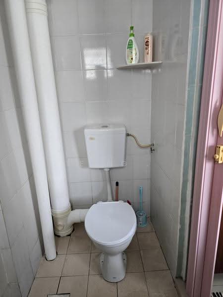 Rumah Flat untuk Dijual di 9B Taman Sri Idaman - Leong . - Bathroom - PropertyGuru.com.my