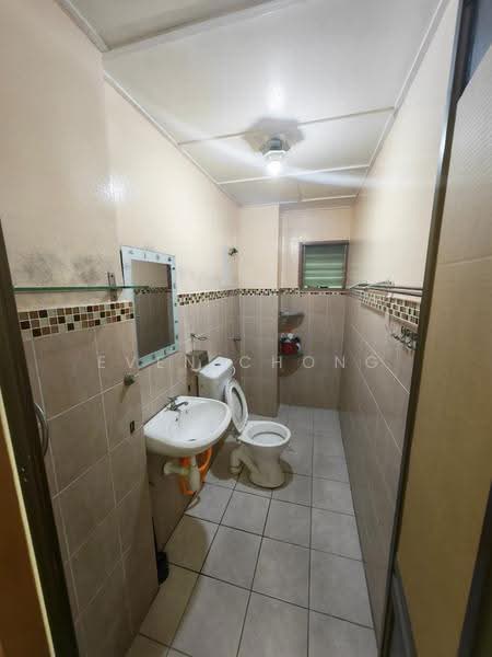 Apartment for Sale at Puncak Baiduri Apartment - Even Chong - Bathroom - PropertyGuru.com.my