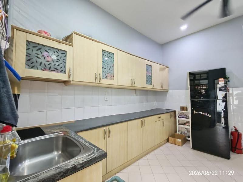 Rumah Teres 1-Tingkat untuk Dijual di Taman Molek (Johor Bahru) - Sharon Lau - Kitchen - PropertyGuru.com.my