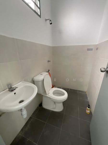 2-storey Terraced House for Sale in Taman Kundang Jaya (Rawang) - Junior Ong - Bathroom - PropertyGuru.com.my