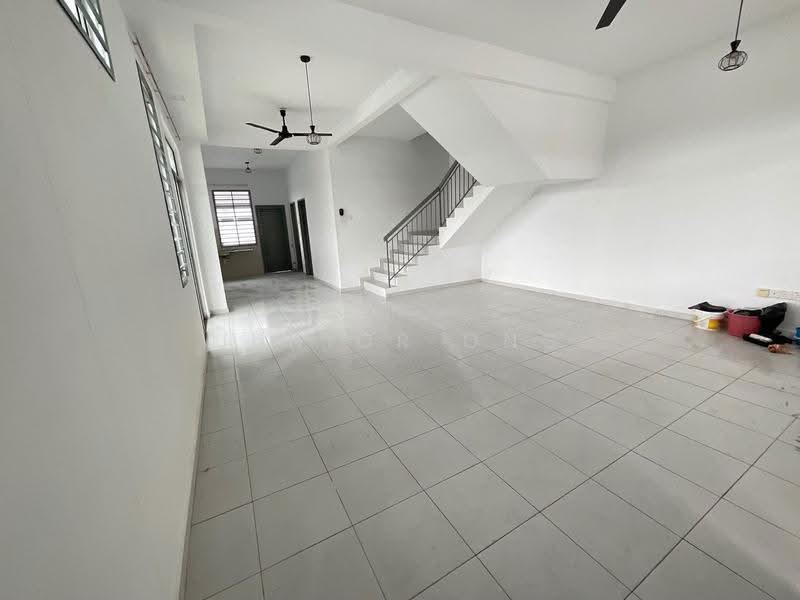 2-storey Terraced House for Sale in Taman Kundang Jaya (Rawang) - Junior Ong - Living Room - PropertyGuru.com.my