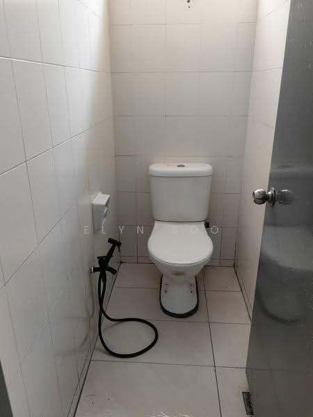 Kedai untuk Disewa di Bandar Seri Putra (Bangi) - Elyn Soo - Bathroom - PropertyGuru.com.my