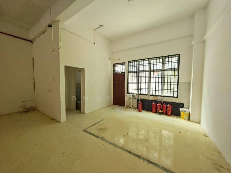 Kedai untuk Disewa di Taman Molek (Johor Bahru) - Tommy Phua - Interior - PropertyGuru.com.my