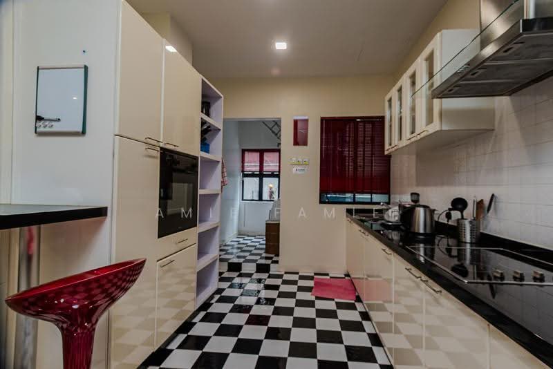 Kondominium untuk Dijual di Mayang Court - Amie Famie - Kitchen - PropertyGuru.com.my