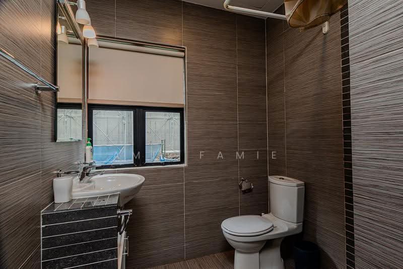 Kondominium untuk Dijual di Mayang Court - Amie Famie - Bathroom - PropertyGuru.com.my