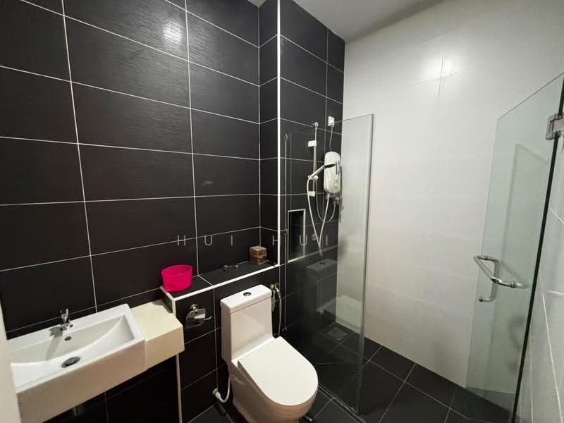 Rumah Teres untuk Disewa di Kota Masai (Pasir Gudang) - Hui Hui . - Bathroom - PropertyGuru.com.my