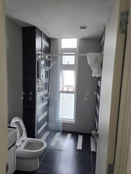 Pangsapuri untuk Disewa di Central Residence @ Sungai Besi - Akhmad Fuad Parwalz Akhtar - Bathroom - PropertyGuru.com.my