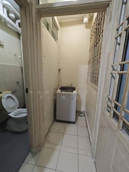 Apartment for Rent at Lake View Suites - Mandy Goh Siew Li - Bathroom - PropertyGuru.com.my