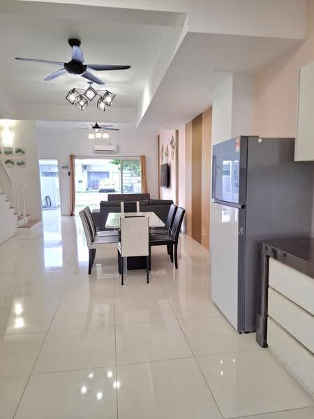 Rumah Teres 2-Tingkat untuk Disewa di Dengkil (Selangor) - Jeffney Lim - Living Room - PropertyGuru.com.my