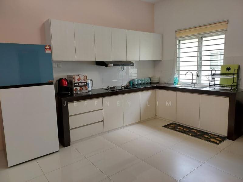 Rumah Teres 2-Tingkat untuk Disewa di Dengkil (Selangor) - Jeffney Lim - Kitchen - PropertyGuru.com.my