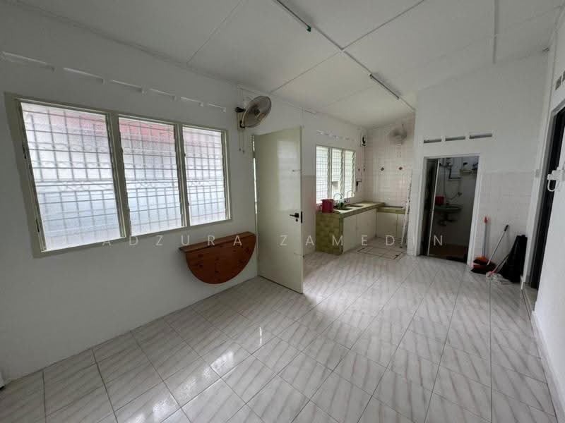 Rumah Teres 2-Tingkat untuk Dijual di SS3 (Petaling Jaya) - Adzura Zamedin - PropertyGuru.com.my