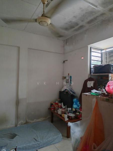 Pangsapuri untuk Dijual di Nusa Bestari Shoplot Apartment - VK Hng - Bedroom - PropertyGuru.com.my