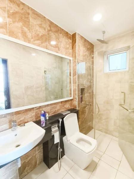 Kediaman Servis untuk Dijual di Paragon Residences @ Straits View - VK Hng - Bathroom - PropertyGuru.com.my