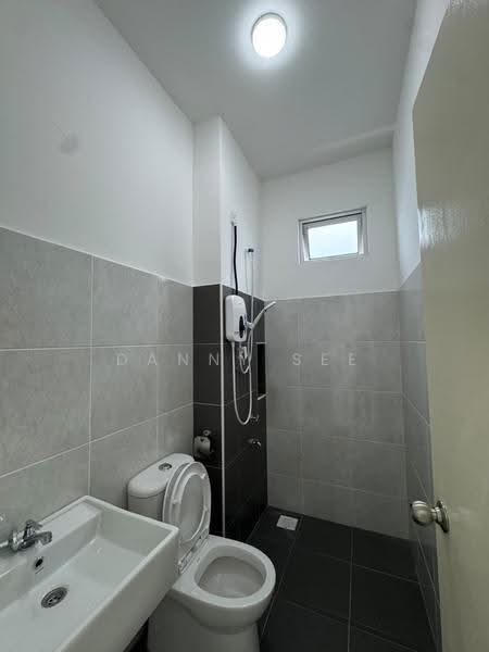 1-storey Terraced House for Rent in Bandar Putra Kulai (Kulai) - Danny See - Bathroom - PropertyGuru.com.my