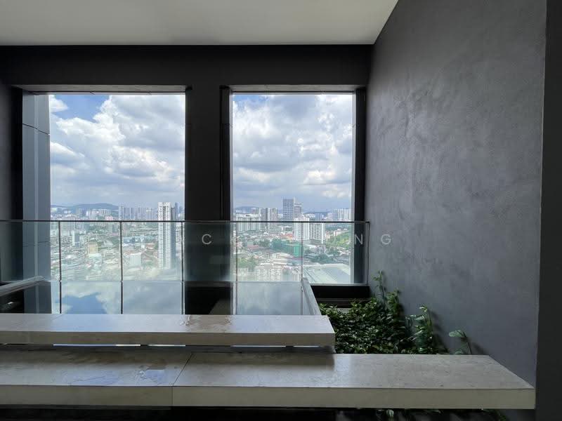 Kediaman Servis untuk Dijual di Lucentia Residences - Jacky Yong - Balcony - PropertyGuru.com.my