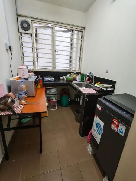 Condominium for Sale at Platinum Hill PV 2 - ZX KHO - Kitchen - PropertyGuru.com.my