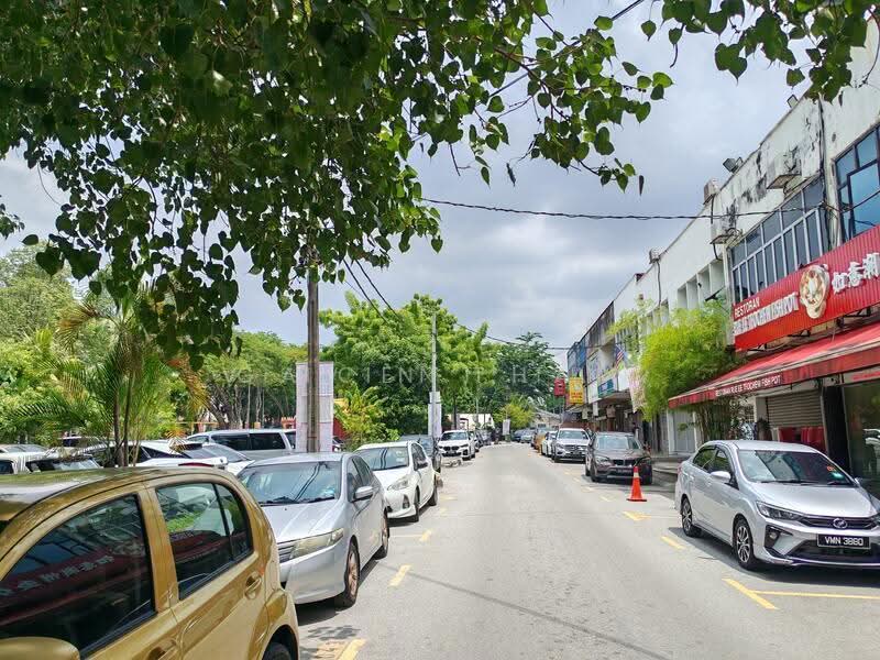 Shop / Office for Sale in Taman Overseas Union (Taman Oug) (Jalan Klang Lama (Old Klang Road)) - Vincent Tan - Exterior - PropertyGuru.com.my