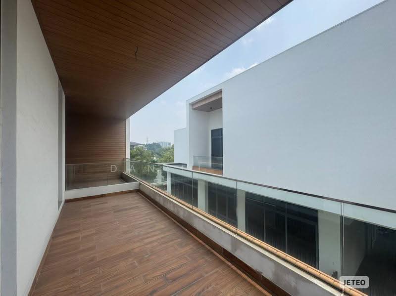 Rumah Berkembar untuk Dijual di Eco Sanctuary (Telok Panglima Garang) - Daniel Kok - Balcony - PropertyGuru.com.my