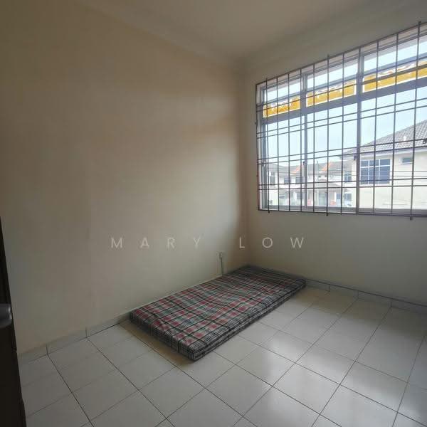 2-storey Terraced House for Sale in Taman Angkasa Nuri (Durian Tunggal) - Mary Low - Bedroom - PropertyGuru.com.my