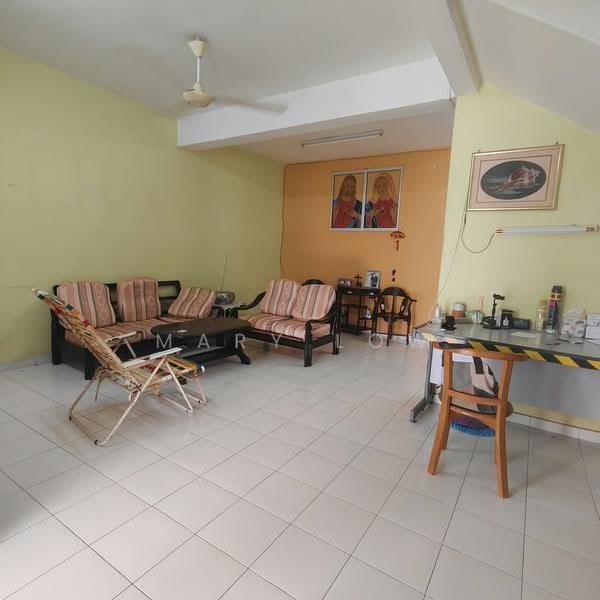 2-storey Terraced House for Sale in Taman Angkasa Nuri (Durian Tunggal) - Mary Low - Living Room - PropertyGuru.com.my