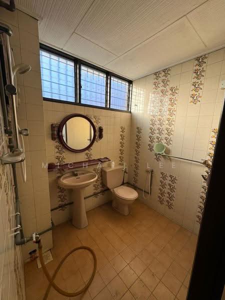 Rumah Teres 2-Tingkat untuk Disewa di Taman Bukit Maluri (Kepong) - Michael Lee - Bathroom - PropertyGuru.com.my